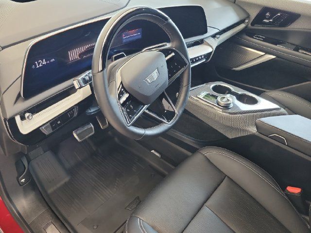 Used 2025 Cadillac Optiq Sport 2 w/ LPO, Floor Liner Package AWD/4WD image 6