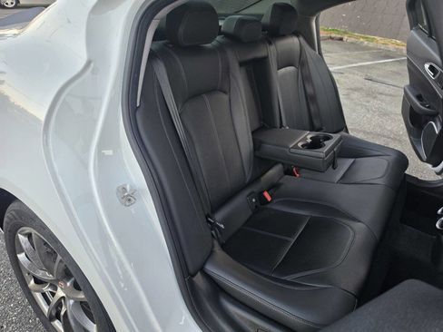 Used 2018 Alfa Romeo Giulia RWD image 53