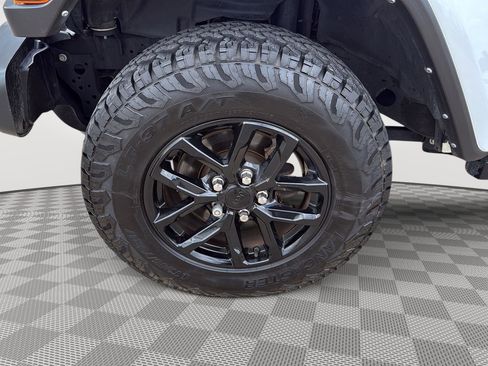 Used 2022 Jeep Gladiator Sport image 9