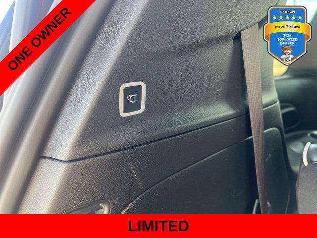 Used 2025 Chrysler Pacifica Limited FWD image 18