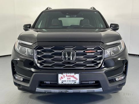 Used 2023 Honda Passport TrailSport image 2