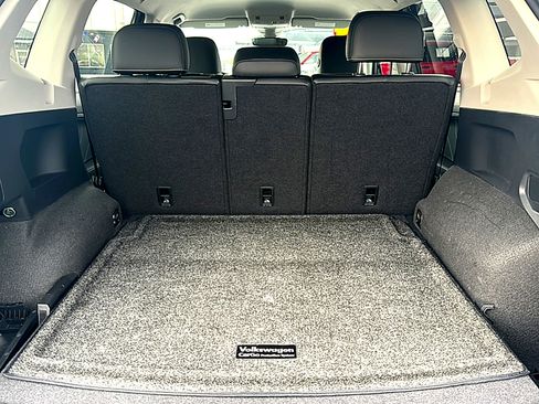 Used 2024 Volkswagen Tiguan SE image 21