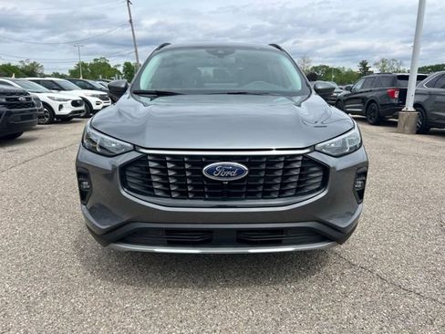 Certified 2024 Ford Escape Platinum w/ Class II Trailer Tow Package AWD/4WD image 2