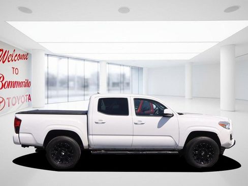 Used 2018 Toyota Tacoma SR AWD/4WD image 5