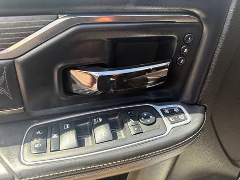 Used 2023 RAM 2500 Limited w/ Night Edition AWD/4WD image 17