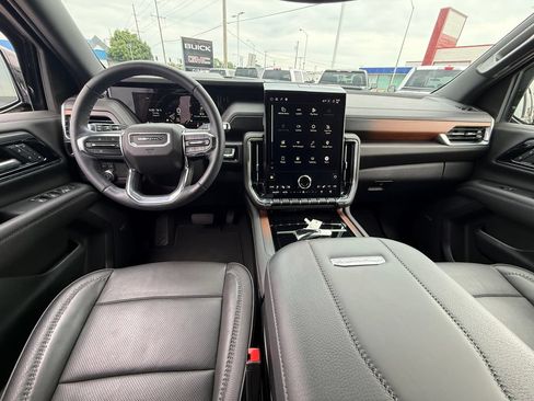Used 2025 GMC Yukon Denali w/ Sun & Power Step Package AWD/4WD image 14