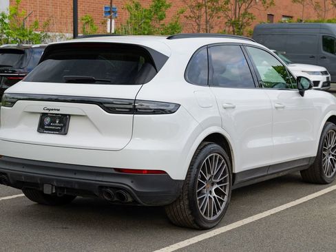 Used 2023 Porsche Cayenne Platinum Edition AWD/4WD image 7