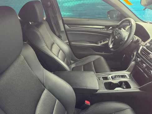 Used 2018 Honda Accord Sport image 3