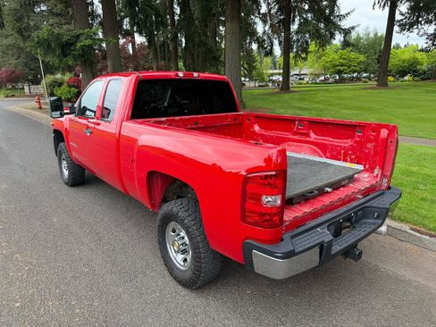 Used 2009 Chevrolet Silverado 2500 LT AWD/4WD image 3
