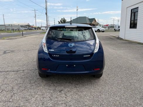 Used 2017 Nissan Leaf SV w/ Premium Package FWD image 5