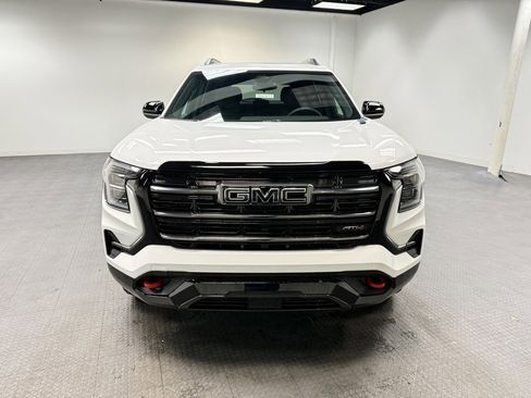 New 2026 GMC Terrain AT4 w/ LPO, Black Badging Package image 9