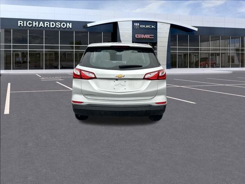 Used 2020 Chevrolet Equinox LS image 4