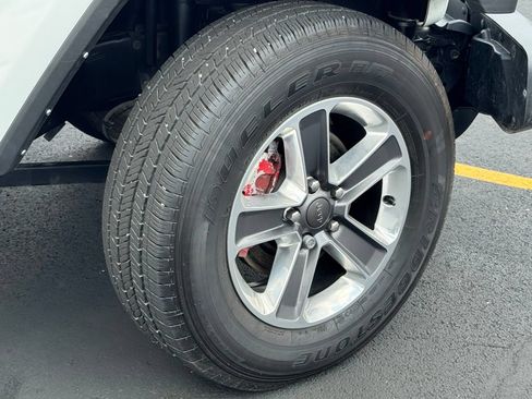 Used 2021 Jeep Wrangler Unlimited Sahara w/ Uconnect 4C Nav & Sound Group AWD/4WD image 9