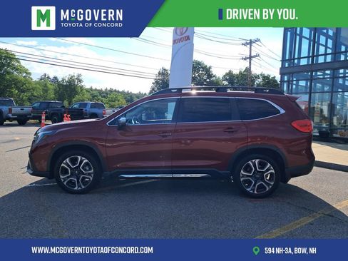 Used 2023 Subaru Ascent Limited w/ Technology Package AWD/4WD image 2
