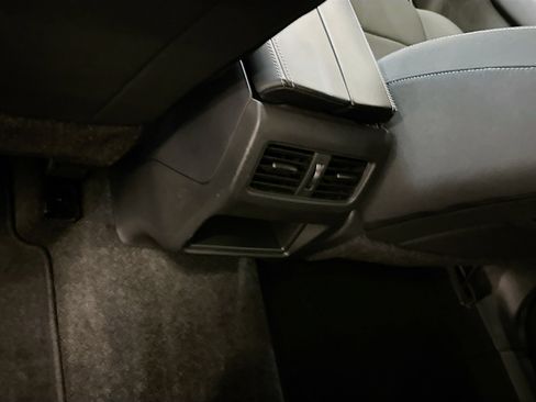 Used 2023 Nissan Rogue S image 27