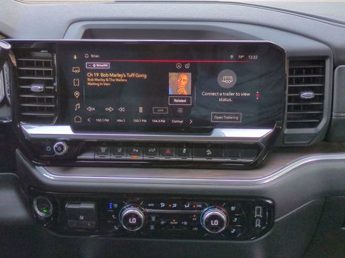 Used 2025 GMC Sierra 2500 SLT w/ SLT Premium Package image 22