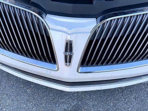 Used 2013 Lincoln MKT AWD image 35