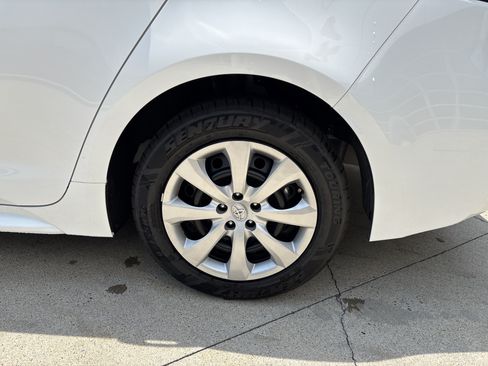 Used 2025 Toyota Corolla LE FWD image 15