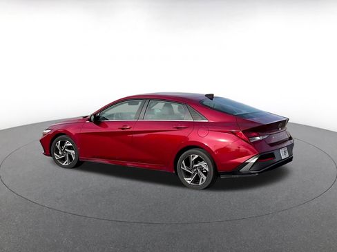 Used 2025 Hyundai Elantra SEL image 10