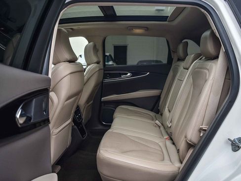 Used 2022 Lincoln Nautilus Reserve w/ Luxury Package image 15