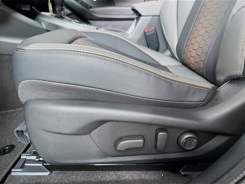 Used 2025 Subaru Crosstrek 2.5i Limited w/ Popular Package #4A image 8