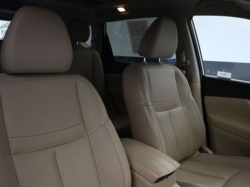 Used 2017 Nissan Rogue SL w/ SL Premium Package image 11