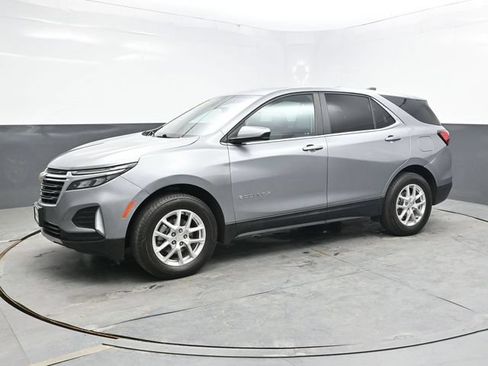 Used 2023 Chevrolet Equinox LT w/ Driver Convenience Package AWD/4WD image 3