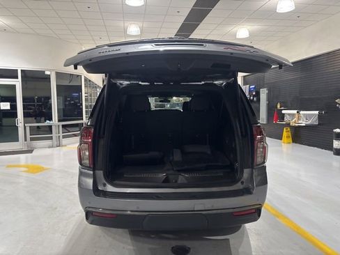Used 2021 Chevrolet Suburban RST AWD/4WD image 40
