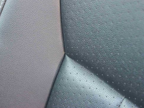 Used 2022 Volkswagen Tiguan SE image 23