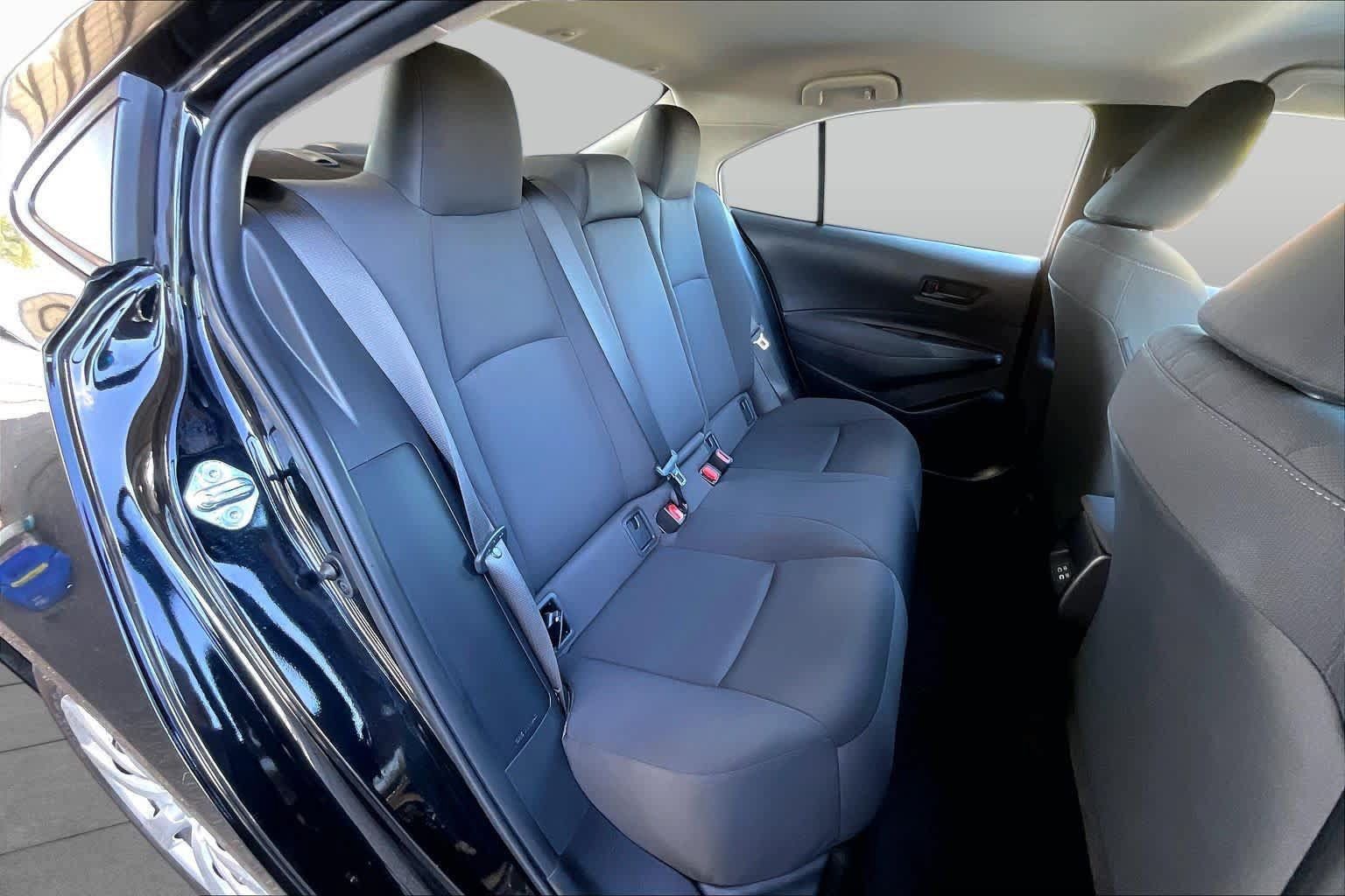 Used 2025 Toyota Corolla LE FWD image 20
