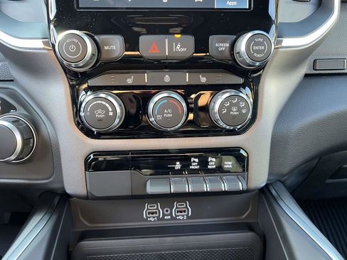 Used 2025 RAM 1500 Big Horn AWD/4WD image 25