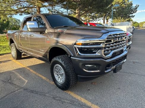Used 2025 RAM 2500 Limited AWD/4WD image 5