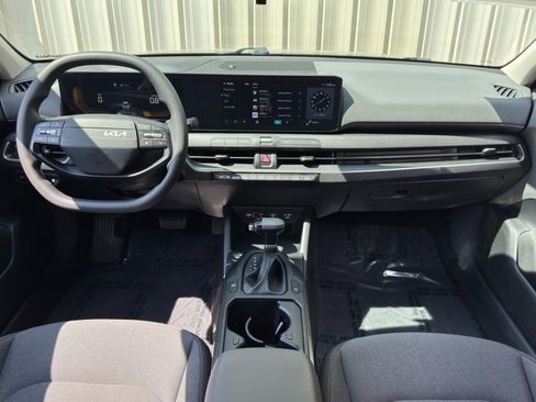 Used 2025 Kia K4 FWD image 11