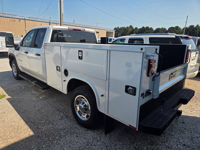 Used 2022 Chevrolet Silverado 2500 W/T w/ WT Convenience Package AWD/4WD image 3