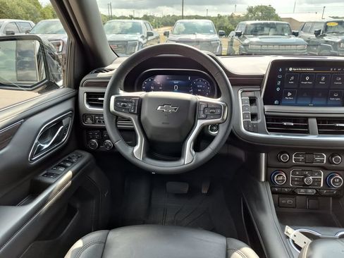 Used 2023 Chevrolet Tahoe Z71 w/ Luxury Package AWD/4WD image 33