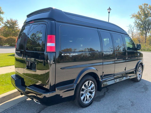 Used 2026 Chevrolet Express 2500 w/ Driver Convenience Package RWD image 6