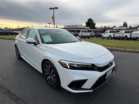 Used 2023 Honda Civic EX image 2