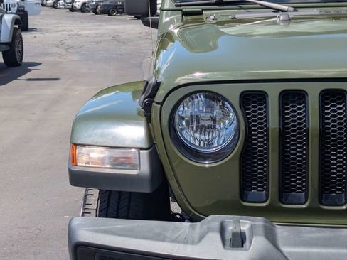 Used 2021 Jeep Wrangler Unlimited Sahara AWD/4WD image 10