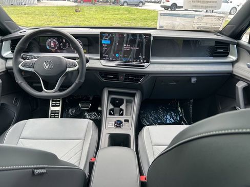 New 2026 Volkswagen Tiguan SE R-Line AWD/4WD image 10