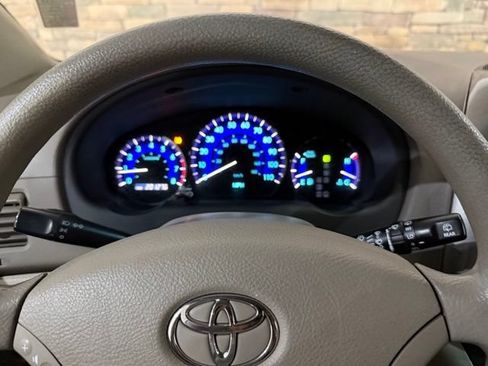 Used 2010 Toyota Sienna LE FWD image 18