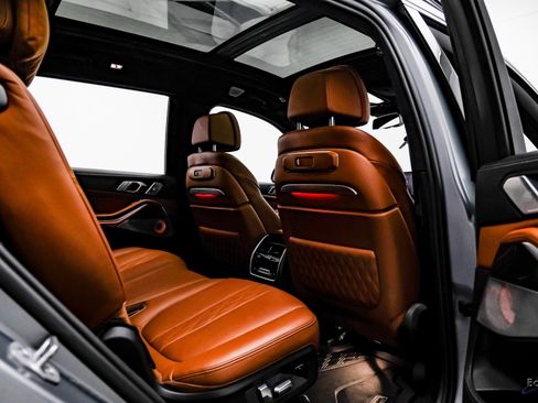 Used 2023 BMW X7 M60i w/ Executive Package image 72