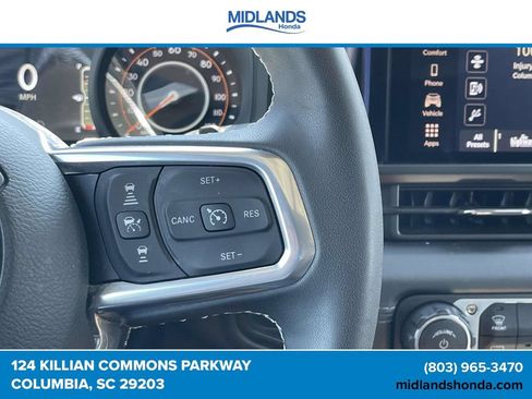 Used 2025 Jeep Wrangler Unlimited Sahara AWD/4WD image 21