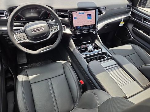 New 2026 Jeep Grand Wagoneer L 2WD image 10