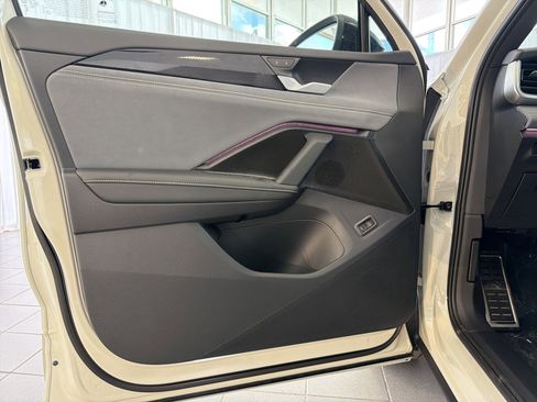 New 2026 Volkswagen Tiguan SE R-Line FWD image 21