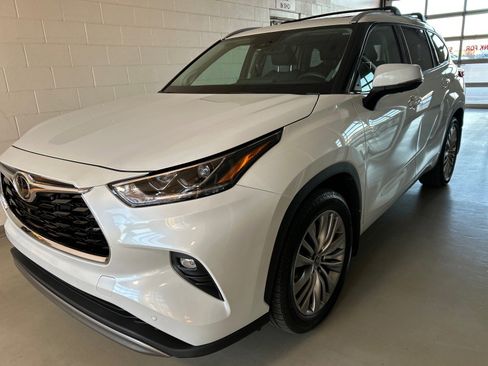 Used 2022 Toyota Highlander Platinum image 7