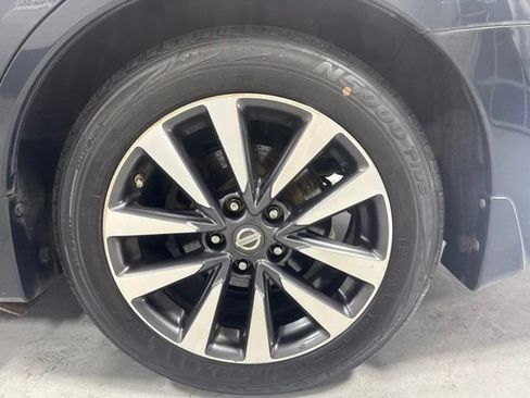 Used 2017 Nissan Altima 2.5 SV FWD image 9