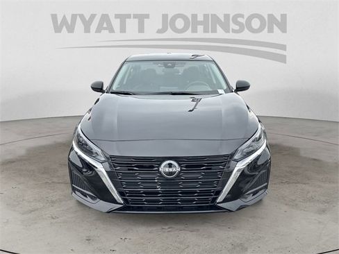 Used 2025 Nissan Altima 2.5 SV image 8