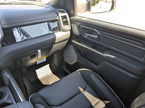 New 2026 RAM 1500 Laramie AWD/4WD image 16