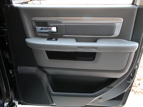 Used 2016 RAM 1500 Big Horn AWD/4WD image 39