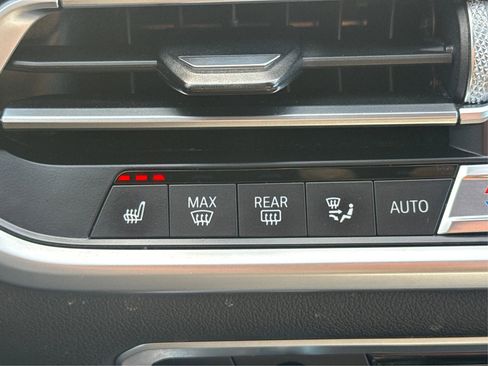 Used 2020 BMW X6 xDrive40i w/ Premium Package image 38